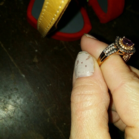 Beautiful Ring - Picture 5 of 5